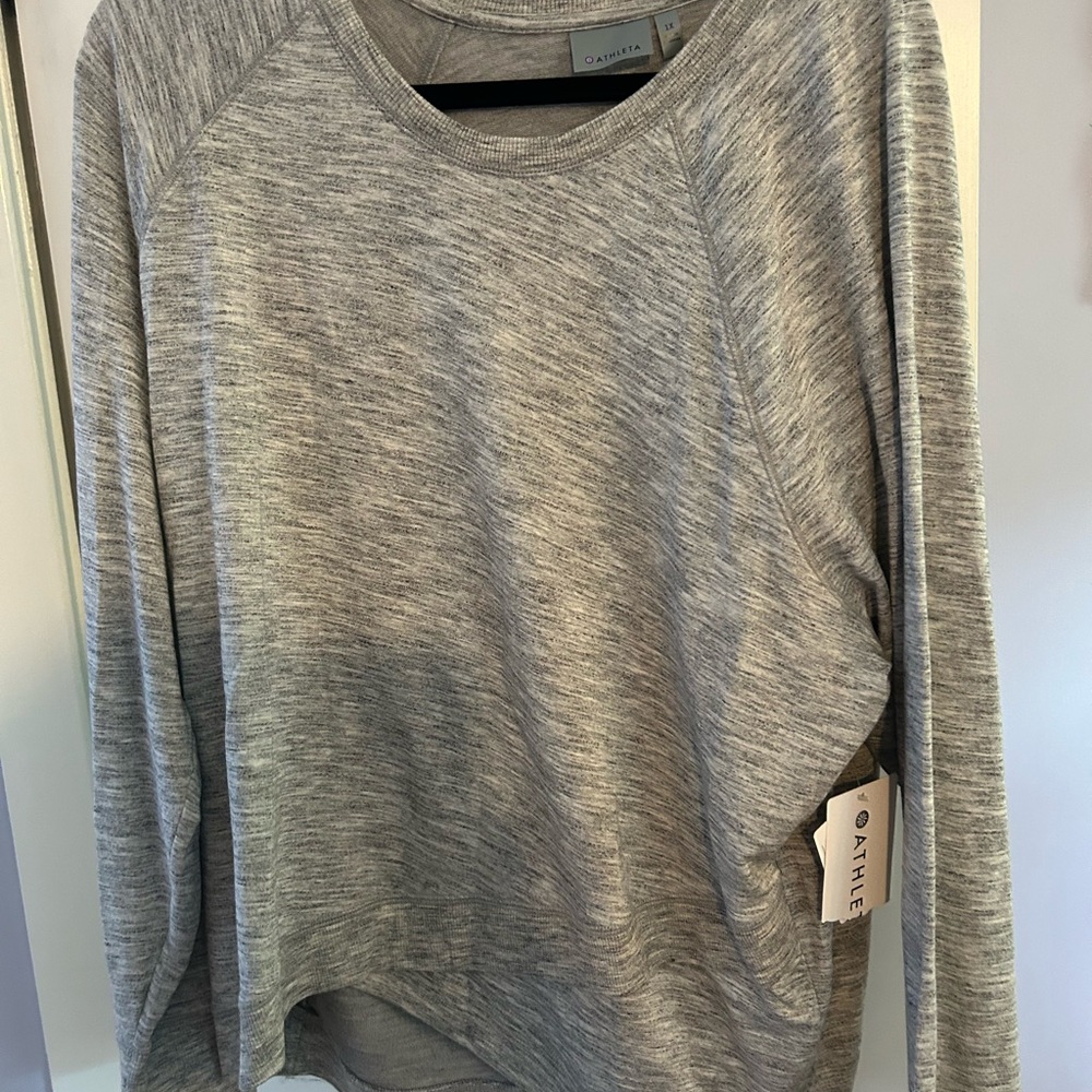 Athleta Heather Gray Long-Sleeve Pullover Top